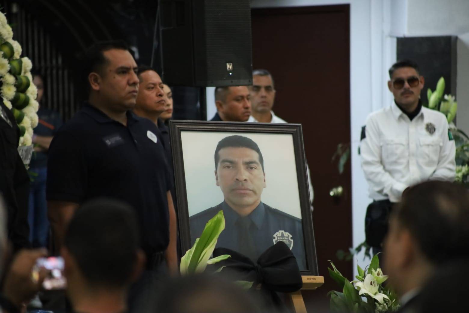 Rinden honores al policía estatal penitenciario